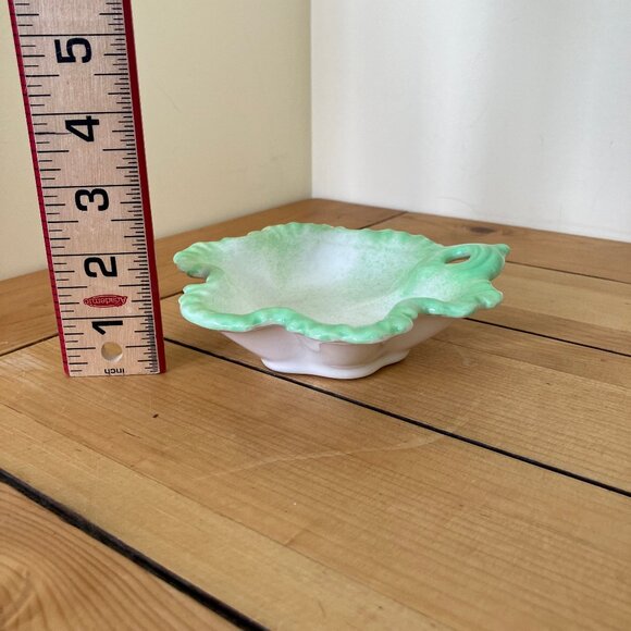 Cabbage Lettuce Leaf Shape Ceramic Small Tray Dish White with Green 6" - Picture 3 of 5